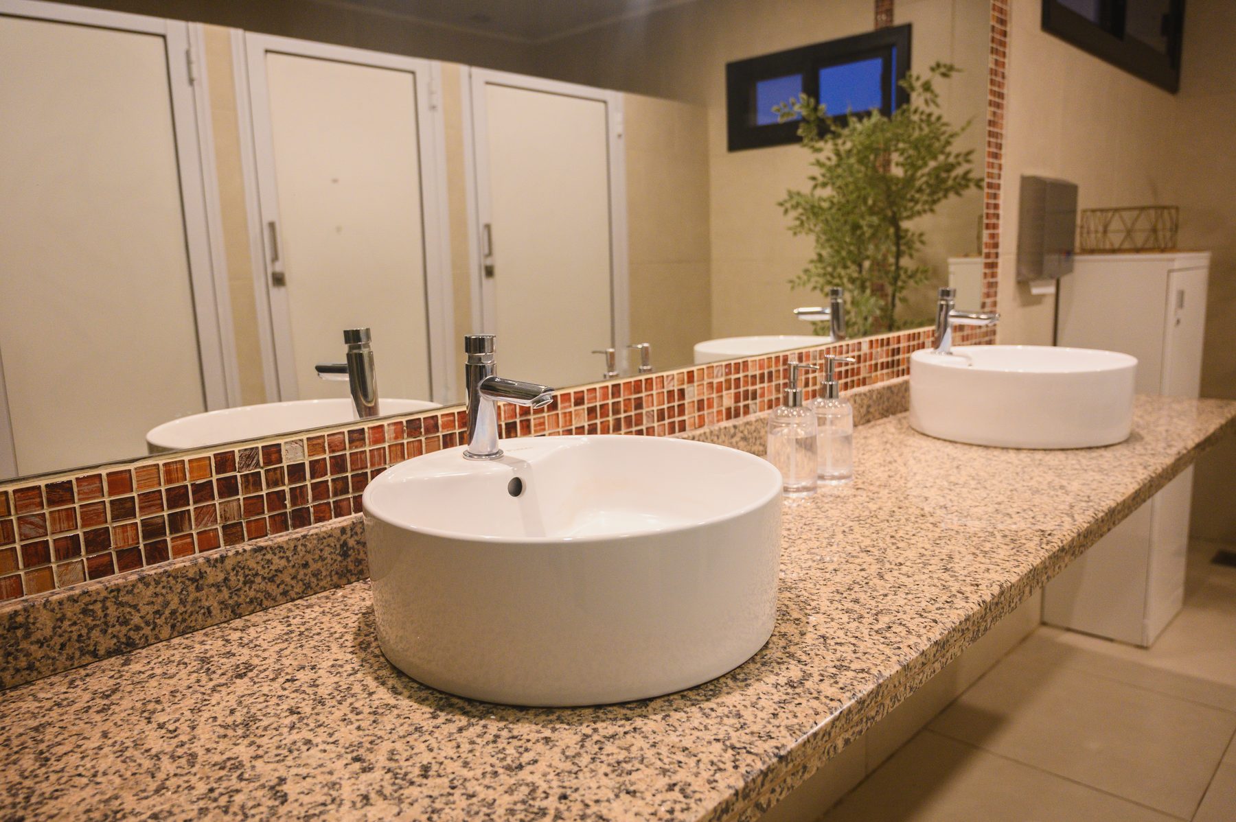 Baños equipados del salón